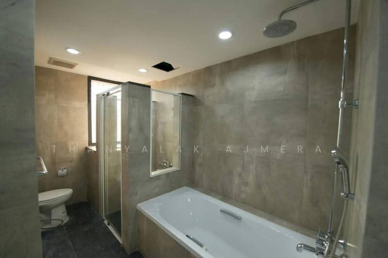President Park Sukhumvit 24, Bangkok, 99 Sukhumvit 24 Alley, Khlongtoei Nua, Watthana, Bangkok, 3 Bedrooms, 242 sqm, Condo For Rent, by Thanyalak Ajmera, 500606369 - DDproperty.com