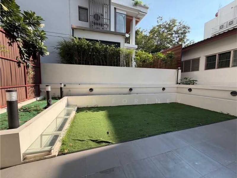 349 Residence : 349 เรสซิเดนซ์ , กรุงเทพ, ซอย พร้อมพรรค, คลองตันเหนือ, วัฒนา, กรุงเทพ, 400 ตร.ม., ทาวน์เฮ้าส์ ให้เช่า, โดย Oraya Fortney, 500606455 - DDproperty.com