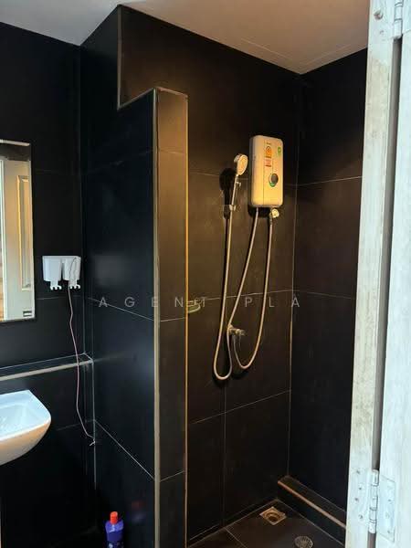Grand De Ville Srinakarin, Bangkok, Soi Srinakarin 42, Nong Bon, Prawet, Bangkok, 5 Bedrooms, 244 sqm, Townhouse For Rent, by Agent Pla, 500606517 - DDproperty.com