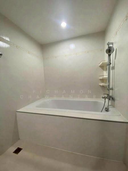Tai Ping Towers, Bangkok, 582 Soi Sukhumvit 63, Khlong Tan Nua, Watthana, Bangkok, 4 Bedrooms, 252 sqm, Condo For Rent, by Pichamon Chawbantard, 500606617 - DDproperty.com