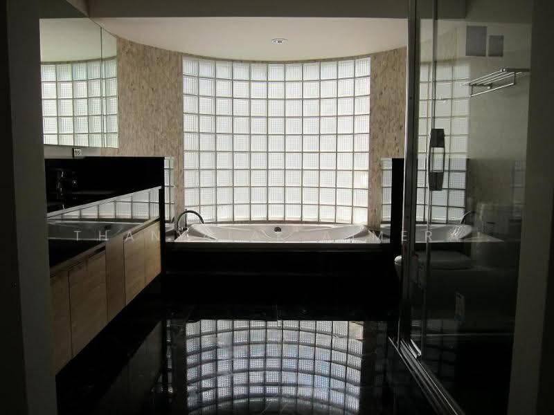 Le Raffine Sukhumvit 24, Bangkok, Soi Sukhumvit 24, Khong Tan, Khlong Toei, Bangkok, 3 Bedrooms, 370 sqm, Condo For Rent, by Thanyalak Ajmera, 500606765 - DDproperty.com