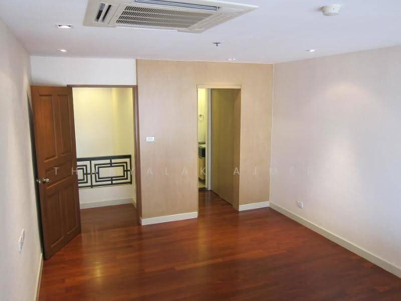 Le Raffine Sukhumvit 24, Bangkok, Soi Sukhumvit 24, Khong Tan, Khlong Toei, Bangkok, 3 Bedrooms, 370 sqm, Condo For Rent, by Thanyalak Ajmera, 500606765 - DDproperty.com