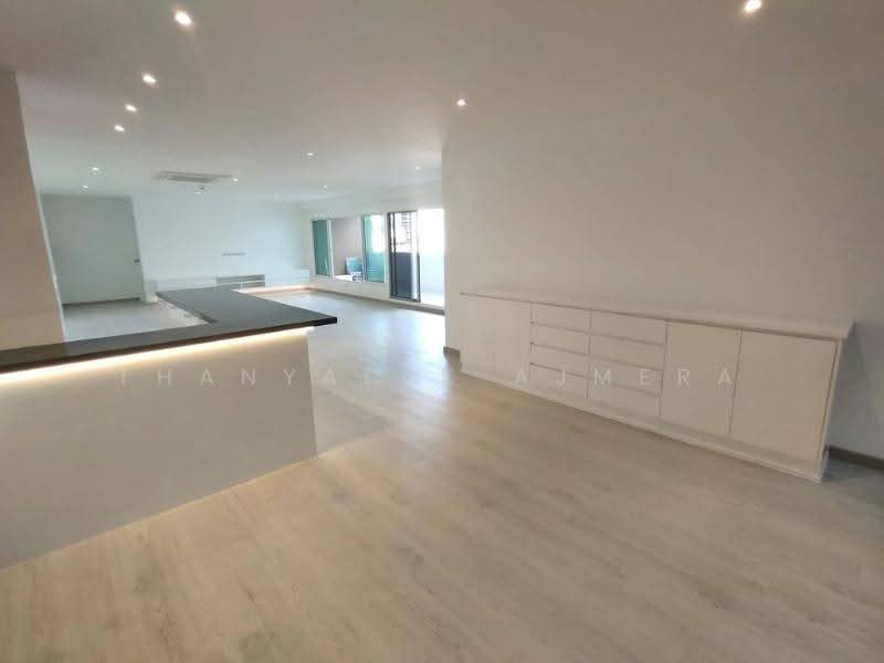 Silom Condominium : สีลมคอนโดมิเนียม, กรุงเทพ, สีลม, บางรัก, กรุงเทพ, 144 ตร.ม., คอนโด ให้เช่า, โดย Thanyalak Ajmera, 500606895 - DDproperty.com