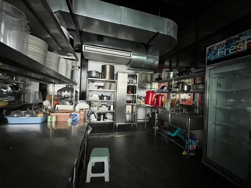 2-Storey Commercial Building for Rent – Lat Phrao 81 | Near Yellow Line Lat Phrao 83 Station, bangkok, Khlong Chaokhun Sing, Wang Thonglang, Bangkok, , 200 sqm, Shophouse For Rent, by Pudis Chitrungsakorn, 500606897 - DDproperty.com