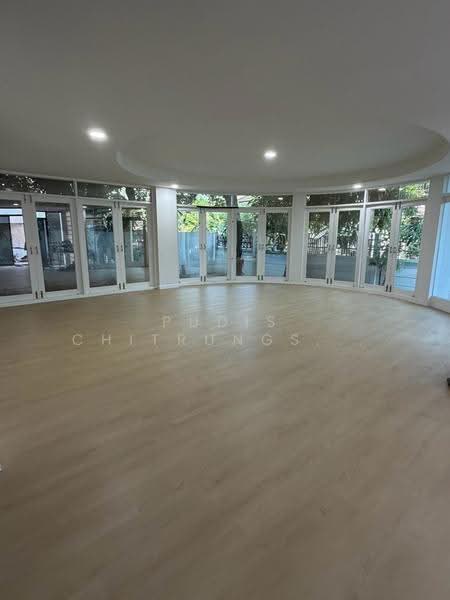 3-Storey Home Office for Rent – MRT Lat Phrao 83 | Pradit Manutham, bangkok, Khlong Chaokhun Sing, Wang Thonglang, Bangkok, 5 Bedrooms, 524 sqm, Townhouse For Rent, by Pudis Chitrungsakorn, 500607025 - DDproperty.com
