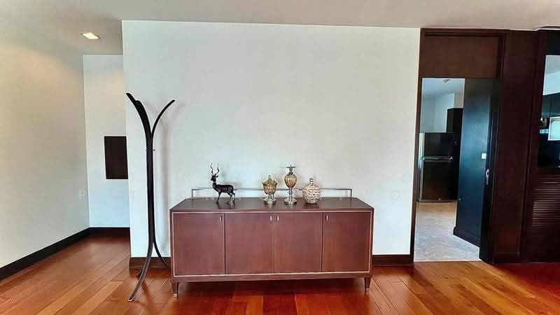Royal Residence Park, bangkok, 99 Royal Resident Park Lumphini, Lumphini, Pathum Wan, Bangkok, 4 Bedrooms, 275 sqm, Apartment For Rent, by Tongchompoo Pattanachaiwongkoon, 500607859 - DDproperty.com