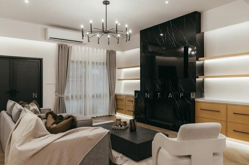 near Ekkamai-Thonglor, bangkok, Khlong Tan Nua, Watthana, Bangkok, 5 Bedrooms, 350 sqm, Townhouse For Rent, by Nichapa Nuntapun, 500608021 - DDproperty.com