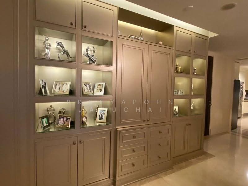 Sathorn Gardens, Bangkok, 39 South Sathorn Road, Thung Maha Mek, Sathon, Bangkok, 4 Bedrooms, 440 sqm, Condo For Sale, by Preeyapohn Jatuchai, 500608109 - DDproperty.com