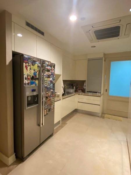 Sathorn Gardens, Bangkok, 39 South Sathorn Road, Thung Maha Mek, Sathon, Bangkok, 4 Bedrooms, 440 sqm, Condo For Sale, by Preeyapohn Jatuchai, 500608109 - DDproperty.com