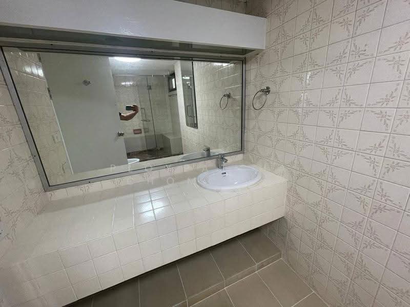 Regency Court condominium, bangkok, 1 Khlong Toei District, Khlong Toei District, Bangkok, Khlong Toei, Bangkok, 4 Bedrooms, 380 sqm, Condo For Rent, by Ploypatcha Chomchid, 500608254 - DDproperty.com