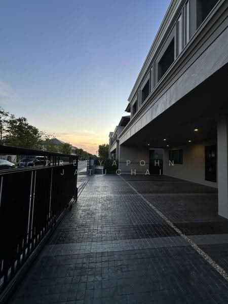 Grand Bangkok Boulevard Krungthepkritha, bangkok, Srinakarin-Romklao Road, Khlong Sam Prawet, Lat Krabang, Bangkok, 5 Bedrooms, 604 sqm, Single Detached House For Sale, by Preeyapohn Jatuchai, 500608279 - DDproperty.com