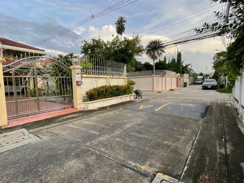 บ้านเดี่ยว 2 ชั้น 81 ตร.ว. บ้านเดี่ยว ซอยสรงประภา28, กรุงเทพ, ถนนวิภาวดี-รังสิต, สีกัน, ดอนเมือง, กรุงเทพ, 330 ตร.ม., บ้านเดี่ยว ขาย, โดย คุณ สุภัตรา พลอยแดง (แพร), 500608360 - DDproperty.com