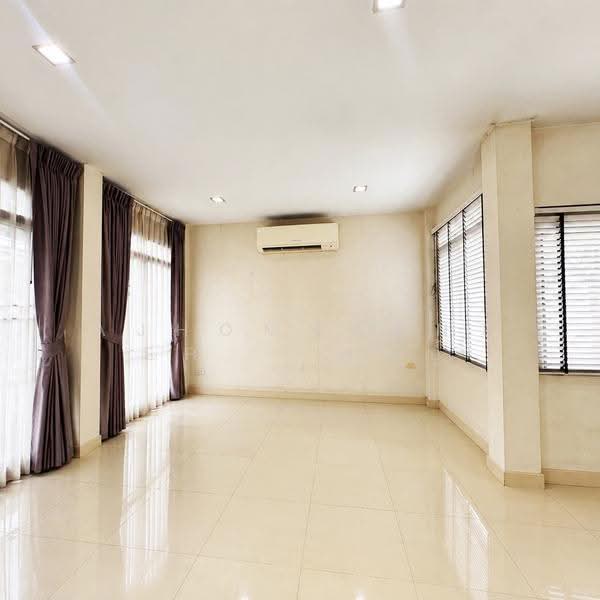 Perfect Place Phatthanakan-Srinakarin, Bangkok, 7/24 On Nut 80 Yaek 5, Prawet, Bangkok, 3 Bedrooms, 193 sqm, Single Detached House For Sale, by AJHOMECENTER - คุณบู้, 500608409 - DDproperty.com