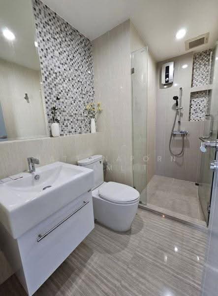 Life Ratchadapisek, Bangkok, 279 Ratchadapisaek Road, Huai Khwang, Bangkok, 2 Bedrooms, 66 sqm, Condo For Rent, by Rattanaporn Khamlit, 500609144 - DDproperty.com