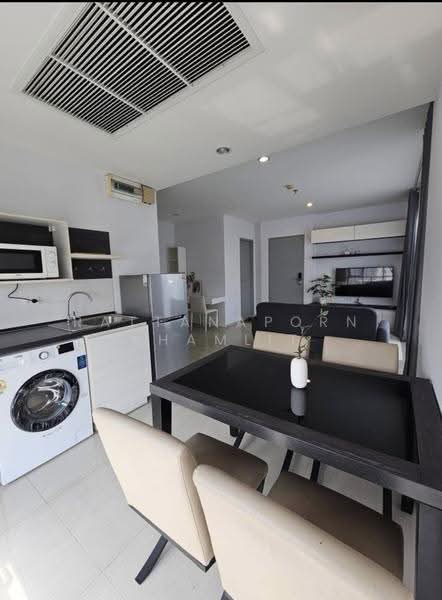 Life Ratchadapisek, Bangkok, 279 Ratchadapisaek Road, Huai Khwang, Bangkok, 2 Bedrooms, 66 sqm, Condo For Rent, by Rattanaporn Khamlit, 500609144 - DDproperty.com