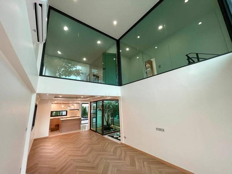 4-BR House, bangkok, Lat Phrao, Bangkok, 4 Bedrooms, 320 sqm, Single Detached House For Sale, by Pemika Aukkaraleekul, 500609269 - DDproperty.com