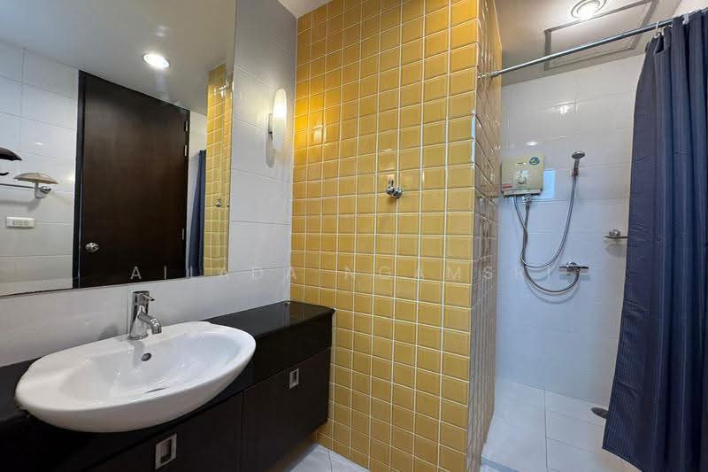 Citi Smart Sukhumvit 18, Bangkok, 366 Soi Sukhumvit 18, Sukhumvit Road, Khlong Toei, Bangkok, 3 Bedrooms, 120 sqm, Condo For Rent, by Ailada Ngamsri, 500609468 - DDproperty.com