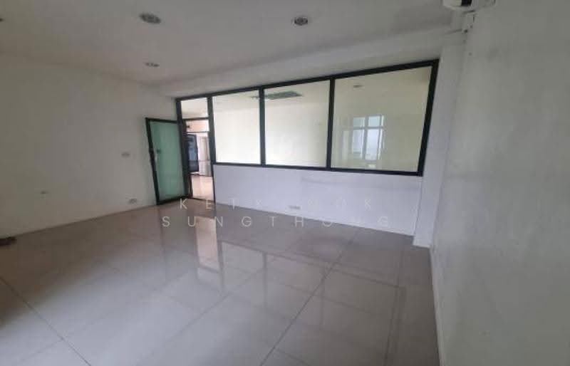 Thairong Tower, Bangkok, Phatthanakan Road, Suan Luang, Bangkok, 1 Bedroom, 84 sqm, Condo For Sale, by Wirinya Taweephattratrakul, 500609561 - DDproperty.com