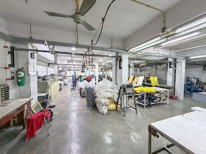 3.5-STOREY COMMERCIAL BUILDING 3 CONNECTED UNITS 79.5 SQ.WAH FULLY EXTENDED LARGE OPEN S, Bangkok, เอกชัย, Bang Bon, Bangkok, , 1,100 sqm, Shophouse For Sale, by Worazett pornpatpulkasaim, 500609572 - DDproperty.com
