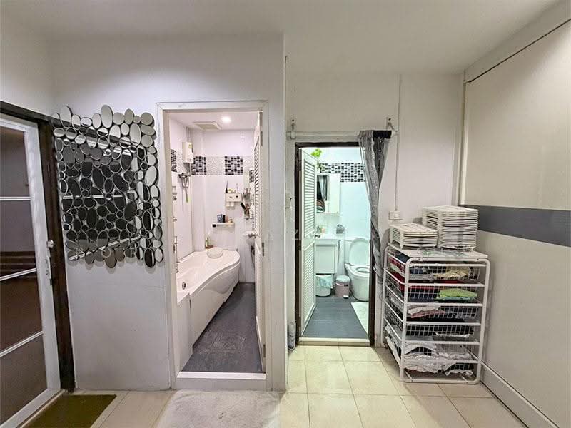 3.5-STOREY COMMERCIAL BUILDING 3 CONNECTED UNITS 79.5 SQ.WAH FULLY EXTENDED LARGE OPEN S, Bangkok, เอกชัย, Bang Bon, Bangkok, , 1,100 sqm, Shophouse For Sale, by Worazett pornpatpulkasaim, 500609572 - DDproperty.com
