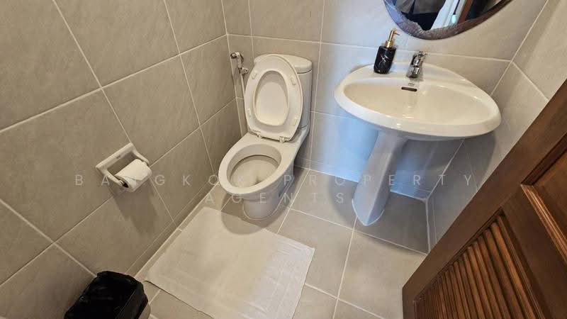 Chaidee Mansion, Bangkok, 75-7 Soi Sukhumvit 11, Khlongtoei Nua, Watthana, Bangkok, 2 Bedrooms, 200 sqm, Condo For Rent, by BANGKOK PROPERTY AGENTS, 500610025 - DDproperty.com