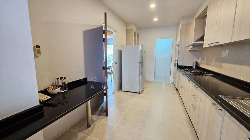Chaidee Mansion, Bangkok, 75-7 Soi Sukhumvit 11, Khlongtoei Nua, Watthana, Bangkok, 2 Bedrooms, 200 sqm, Condo For Rent, by BANGKOK PROPERTY AGENTS, 500610025 - DDproperty.com