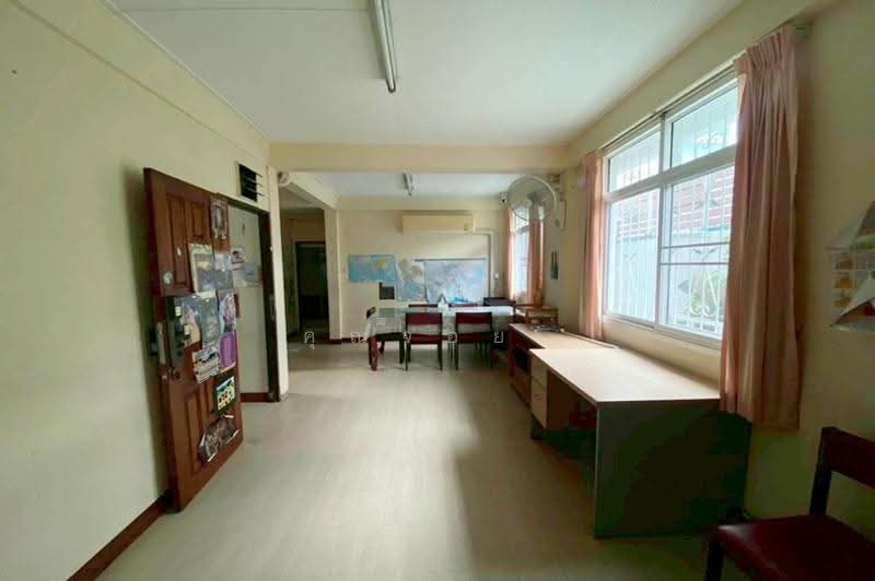 ซอยสุทธินิเวศน์ (ฉัตรแก้ว 4), Bangkok, ถนนสุทธิสารวินิจฉัย, Samsen Nok, Huai Khwang, Bangkok, 5 Bedrooms, 250 sqm, Single Detached House For Sale, by คุณจอย, 500610070 - DDproperty.com