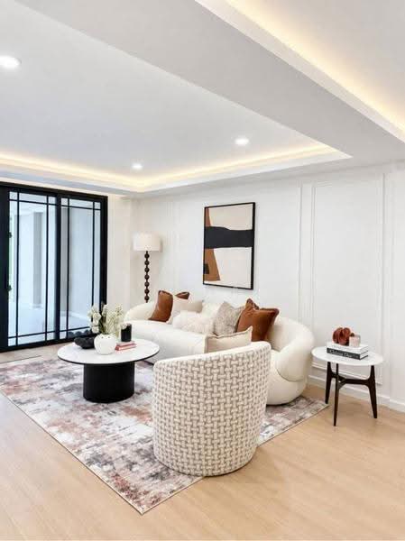 Khlongtan Nivet, Bangkok, 20 Soi Pridi Banomyong 42, Khlong Tan Nua, Watthana, Bangkok, 3 Bedrooms, 192 sqm, Townhouse For Rent, by Vichai Annavakulthorn, 500610301 - DDproperty.com