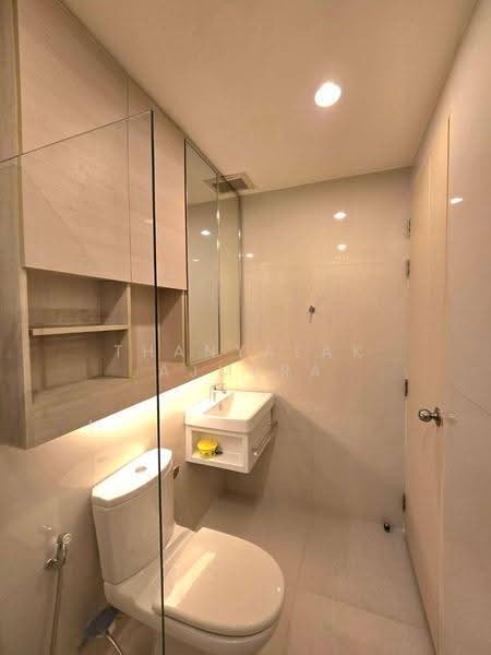 Life Asoke, Bangkok, Asoke-Dindang Road, Bang Kapi, Huai Khwang, Bangkok, 1 Bedroom, 30 sqm, Condo For Rent, by Thanyalak Ajmera, 500610557 - DDproperty.com