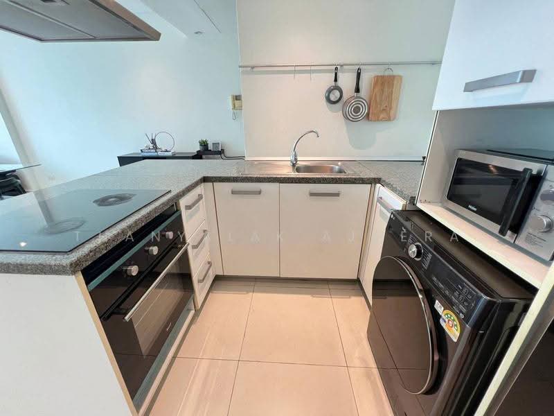 Fullerton Sukhumvit, Bangkok, Sukhumvit Road, Khlong Tan Nua, Watthana, Bangkok, 2 Bedrooms, 96 sqm, Condo For Rent, by Thanyalak Ajmera, 500610628 - DDproperty.com