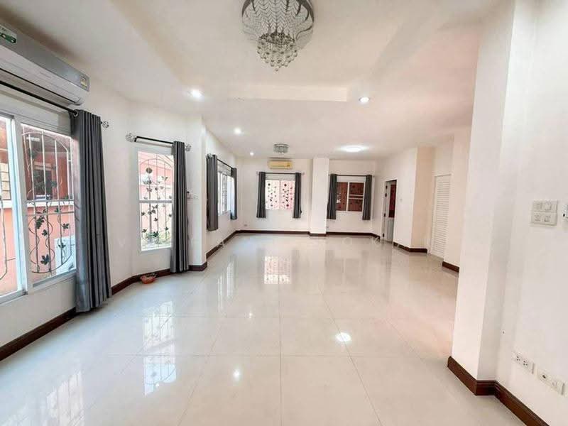 undefined, chon-buri, Surasak, Si Racha, Chon Buri (Pattaya), 3 Bedrooms, 224 sqm, Single Detached House For Sale, by Vikrant Kokar, 500610737 - DDproperty.com