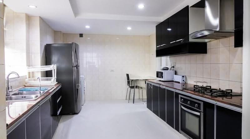 President Park Sukhumvit 24, Bangkok, 99 Sukhumvit 24 Alley, Khlongtoei Nua, Watthana, Bangkok, 3 Bedrooms, 265 sqm, Condo For Sale, by Kanrutai Dawruang, 500611013 - DDproperty.com
