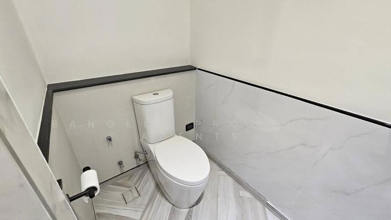 RQ Residence, Bangkok, Soi Sukhumvit 49/9, Khlong Tan Nua, Watthana, Bangkok, 3 Bedrooms, 280 sqm, Condo For Rent, by BANGKOK PROPERTY AGENTS, 500611070 - DDproperty.com