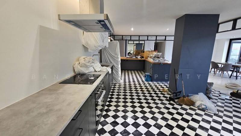 RQ Residence, Bangkok, Soi Sukhumvit 49/9, Khlong Tan Nua, Watthana, Bangkok, 3 Bedrooms, 280 sqm, Condo For Rent, by BANGKOK PROPERTY AGENTS, 500611070 - DDproperty.com