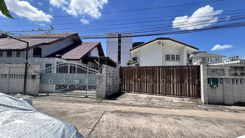 5-BR House, bangkok, Samsen Nok, Huai Khwang, Bangkok, 5 Bedrooms, 377 sqm, Single Detached House For Rent, by Boonraksa Sopak, 500611077 - DDproperty.com