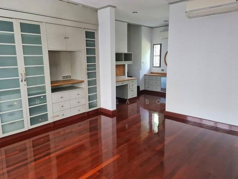 5-BR House, bangkok, Samsen Nok, Huai Khwang, Bangkok, 5 Bedrooms, 377 sqm, Single Detached House For Rent, by Boonraksa Sopak, 500611077 - DDproperty.com
