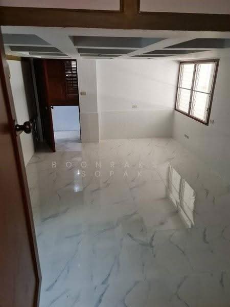 5-BR House, bangkok, Samsen Nok, Huai Khwang, Bangkok, 5 Bedrooms, 377 sqm, Single Detached House For Rent, by Boonraksa Sopak, 500611077 - DDproperty.com