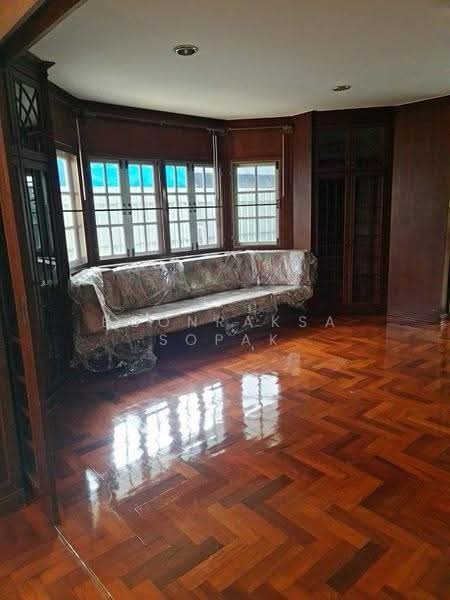 5-BR House, bangkok, Samsen Nok, Huai Khwang, Bangkok, 5 Bedrooms, 377 sqm, Single Detached House For Rent, by Boonraksa Sopak, 500611077 - DDproperty.com