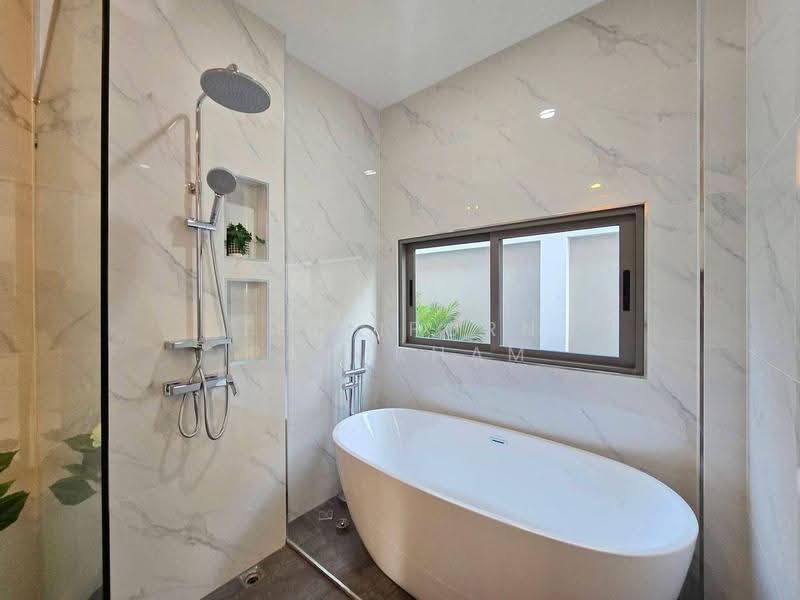 4-BR House, chon-buri, Poong, Bang Lamung (Pattaya), Chon Buri (Pattaya), 4 Bedrooms, 270 sqm, Single Detached House For Sale, by Thitiporn Pawikham, 500611178 - DDproperty.com
