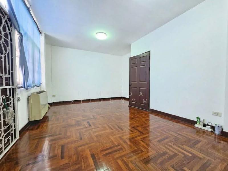 ทาวน์โฮมซอยรัชดา 36, bangkok, Chan Kasem, Chatuchak, Bangkok, 4 Bedrooms, 608 sqm, Townhouse For Sale, by Pimlada Lertritrungmanee, 500611296 - DDproperty.com