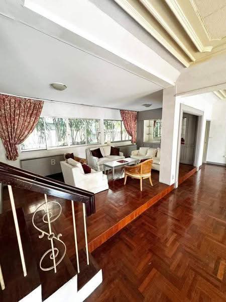 5-BR Semi-detached House, Bangkok, Khlong Toei, Bangkok, 5 Bedrooms, 377 sqm, Semi-Detached House (Twin House) For Rent, by Boonraksa Sopak, 500611979 - DDproperty.com