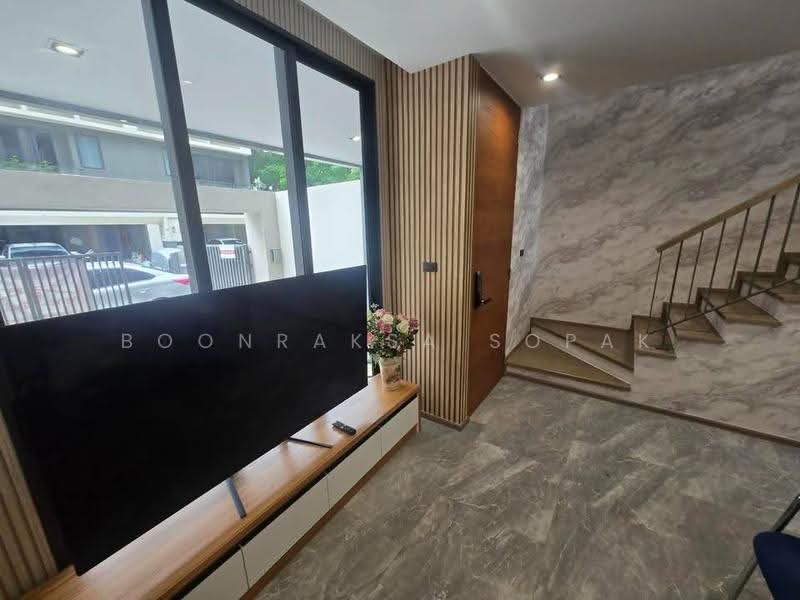 Ther Ladprao 93, bangkok, Lat Phrao Road, Khlong Chaokhun Sing, Wang Thonglang, Bangkok, 3 Bedrooms, 220 sqm, Single Detached House For Rent, by Boonraksa Sopak, 500611994 - DDproperty.com