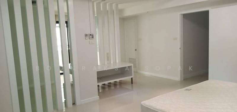 Cosmo Villa, bangkok, 33 ซอยสุขุมวิท 12 ถนนสุขุมวิท แขวง/เขตคลองเตย กทม, Khlong Toei, Bangkok, 3 Bedrooms, 250 sqm, Apartment For Rent, by Boonraksa Sopak, 500612122 - DDproperty.com