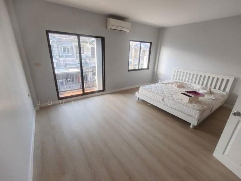 Baan Klang Muang Ratchada-Mengjai 1, bangkok, 522 50-151 Saha Kan Pramun Alley, Wang Thonglang, Bangkok, 3 Bedrooms, 160 sqm, Townhouse For Rent, by Boonraksa Sopak, 500612162 - DDproperty.com