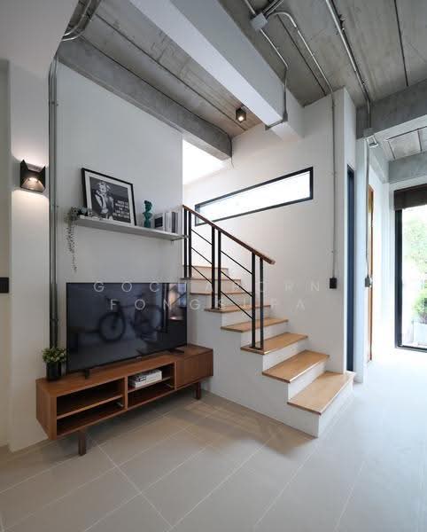 Townhouse for rent or sale, bangkok, Bang Kapi, Huai Khwang, Bangkok, 2 Bedrooms, 140 sqm, Townhouse For Rent, by Gochaporn Fongsupa, 500612217 - DDproperty.com