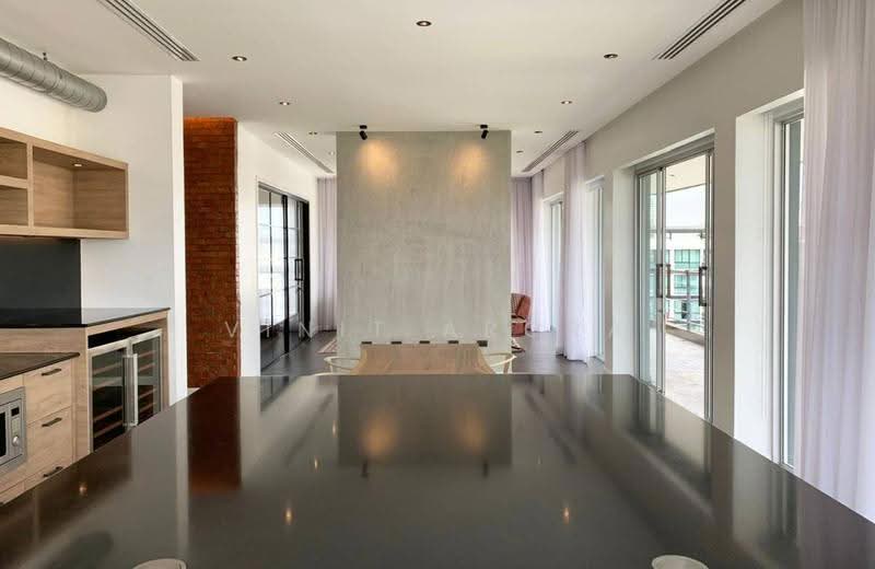 Penthouse Condominium 3, Bangkok, Sukhumvit 65, Phra Kanong Nua, Watthana, Bangkok, 3 Bedrooms, 250 sqm, Condo For Rent, by Vinit Arora, 500612517 - DDproperty.com
