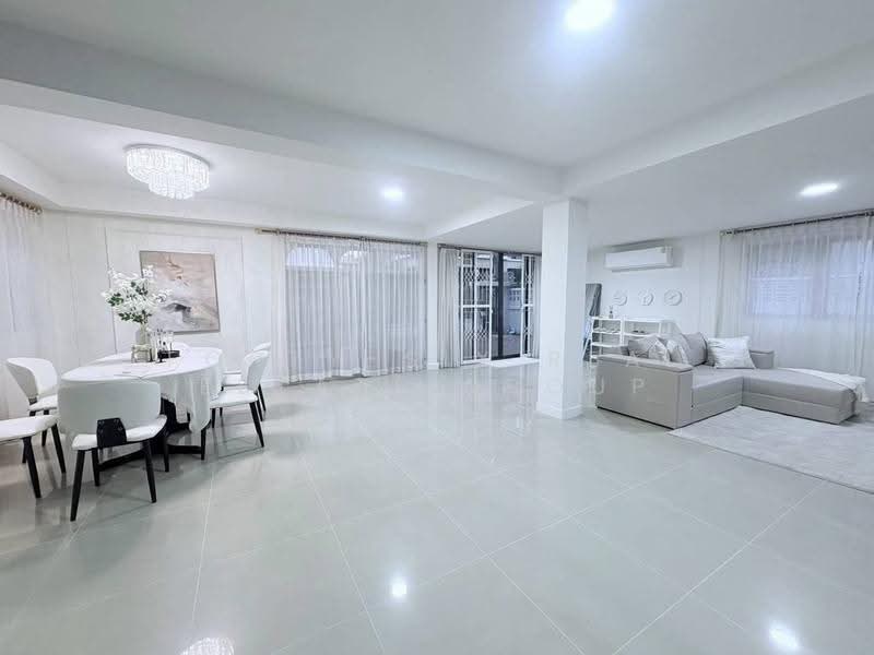บ้านเดี่ยวหลังใหญ่ให้เช่า ทำเลใจกลางรัชดา–ห้วยขวาง, กรุงเทพ, ห้วยขวาง, กรุงเทพ, 450 ตร.ม., บ้านเดี่ยว ให้เช่า, โดย Forty-Six Real Estate Group, 500612597 - DDproperty.com