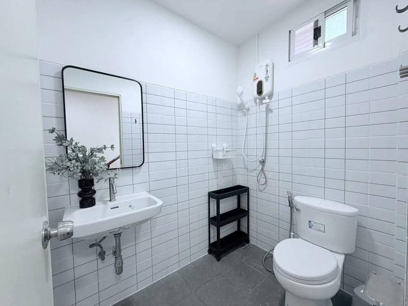 บ้านเดี่ยวหลังใหญ่ให้เช่า ทำเลใจกลางรัชดา–ห้วยขวาง, Bangkok, Huai Khwang, Bangkok, 6 Bedrooms, 450 sqm, Single Detached House For Rent, by Forty-Six Real Estate Group, 500612597 - DDproperty.com