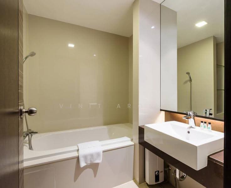 Jasmine Grande Residence, Bangkok, 4338 Rama IV Road, Phra Kanong, Khlong Toei, Bangkok, 1 Bedroom, 45 sqm, Apartment For Rent, by Vinit Arora, 500612623 - DDproperty.com