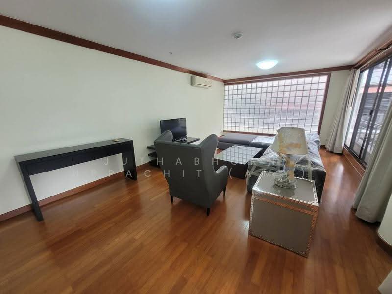 Villa Fourteen, bangkok, Soi Sukhumvit 14, Khlong Toei, Bangkok, 3 Bedrooms, 250 sqm, Condo For Rent, by Juthabhorn Uppachit (Amy), 500612625 - DDproperty.com